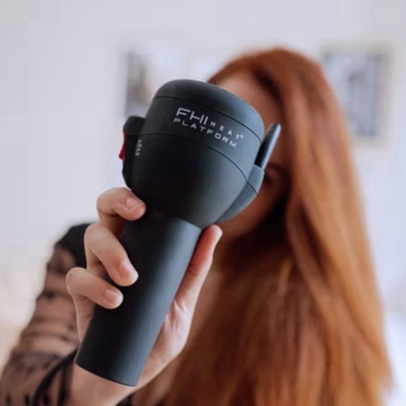 FHI Heat Platform All-In-One Blow Out Handle Less Hair Dryer with Attachment - Picture 6 of 9